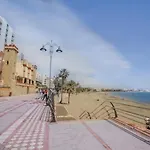 Bonito apartamento al lado de la playa con vistas al mar