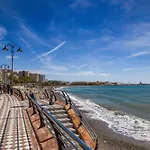 Bonito apartamento al lado de la playa con vistas al mar